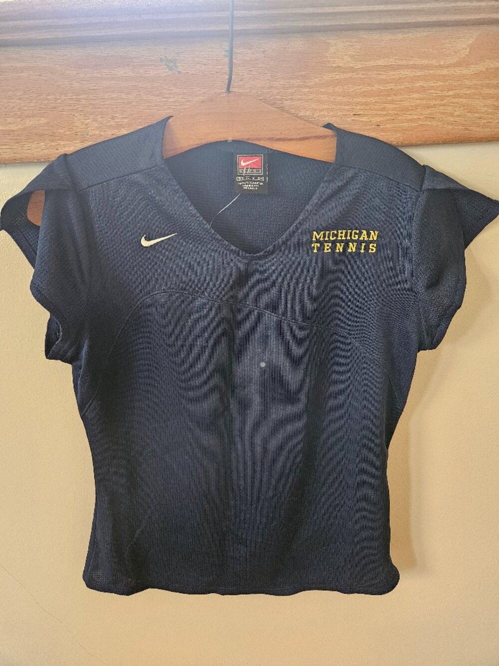 Nike University of Michigan Tennis Shirt Size S